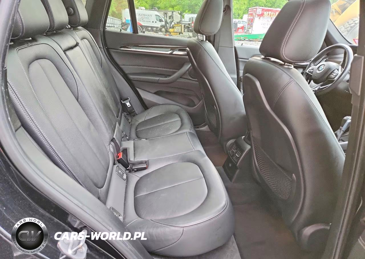 2017 BMW X1 xDrive28I VIN:WBXHT3C38H5F72150 - 11
