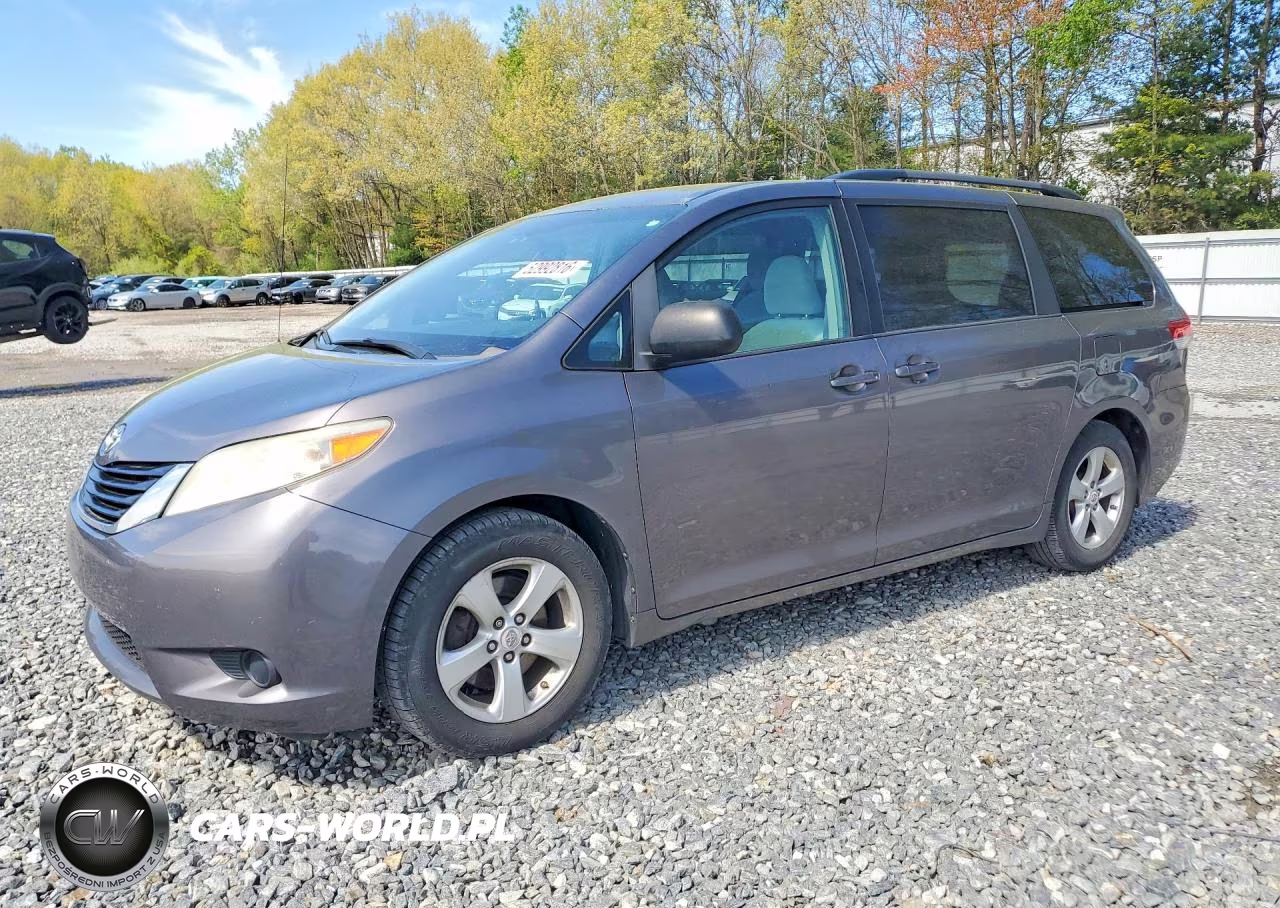 2011 Toyota Sienna Le