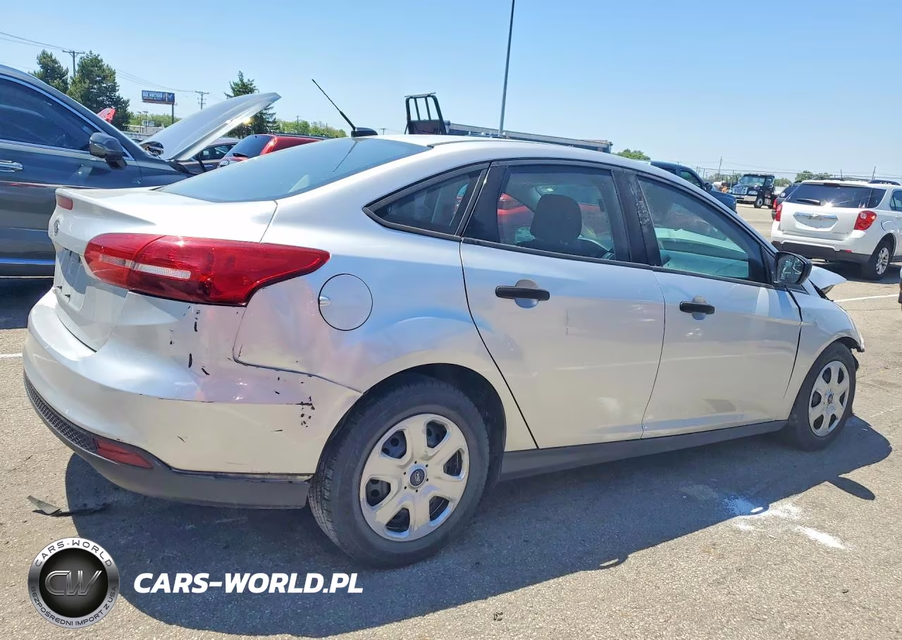 2017 Ford Focus S VIN:1FADP3E27HL332073 - 3