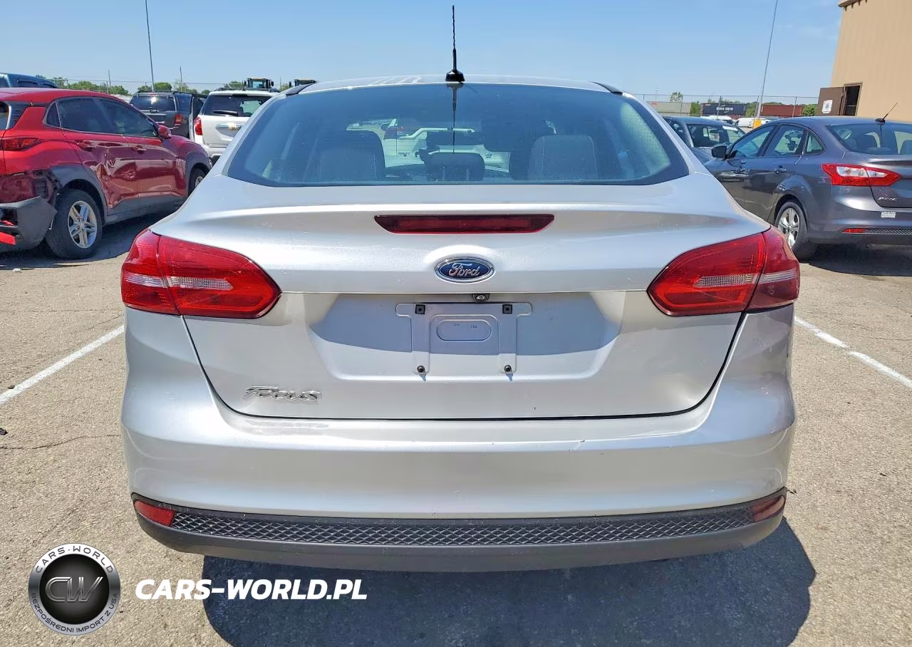 2017 Ford Focus S VIN:1FADP3E27HL332073 - 6