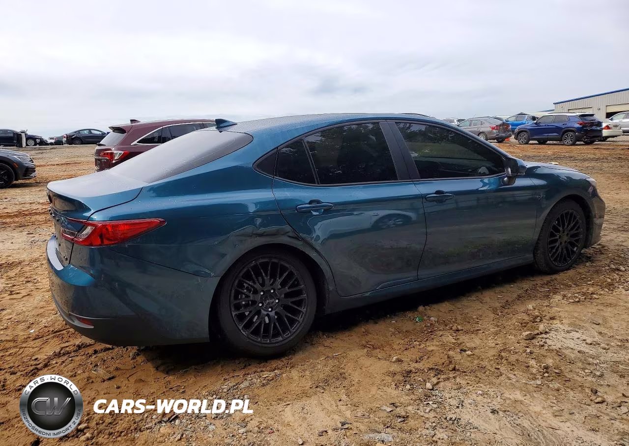 2025 Toyota Camry Le VIN:4T1DAACK0SU187622 - 3