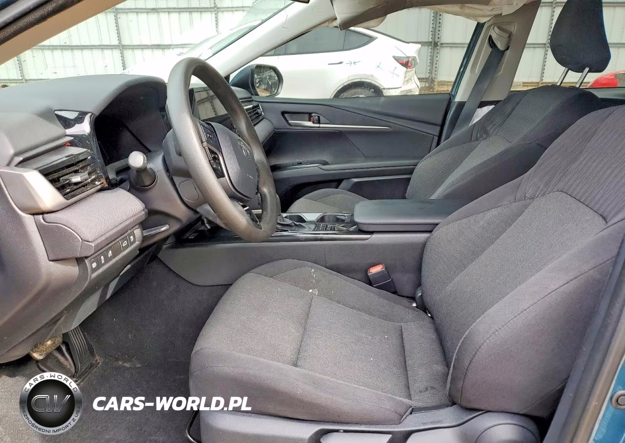 2025 Toyota Camry Le VIN:4T1DAACK0SU187622 - 7