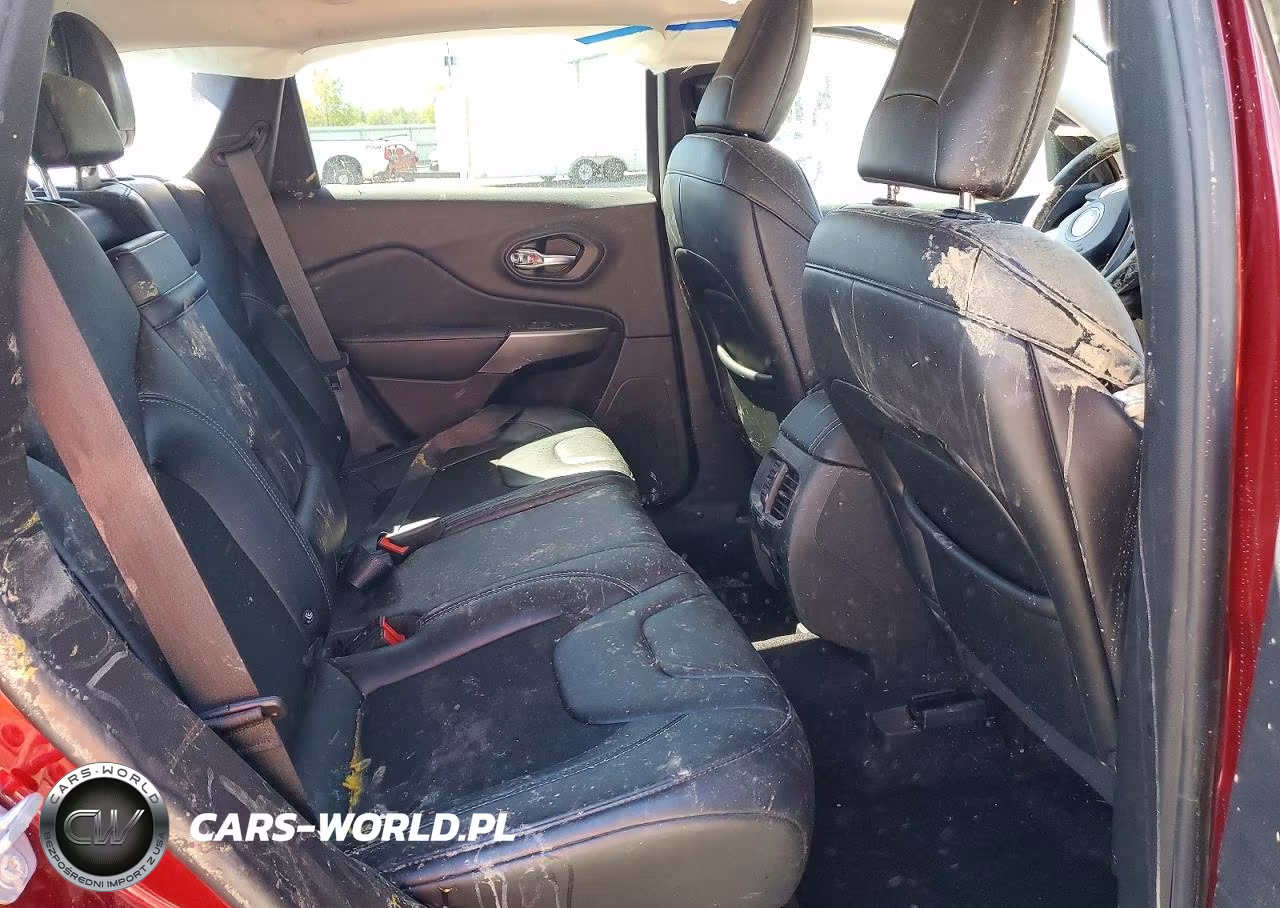 2019 Jeep Cherokee Latitude Plus VIN:1C4PJMLXXKD137311 - 11