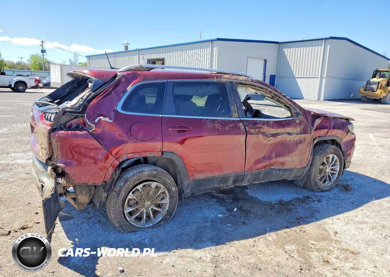 2019 Jeep Cherokee Latitude Plus VIN:1C4PJMLXXKD137311 - 3