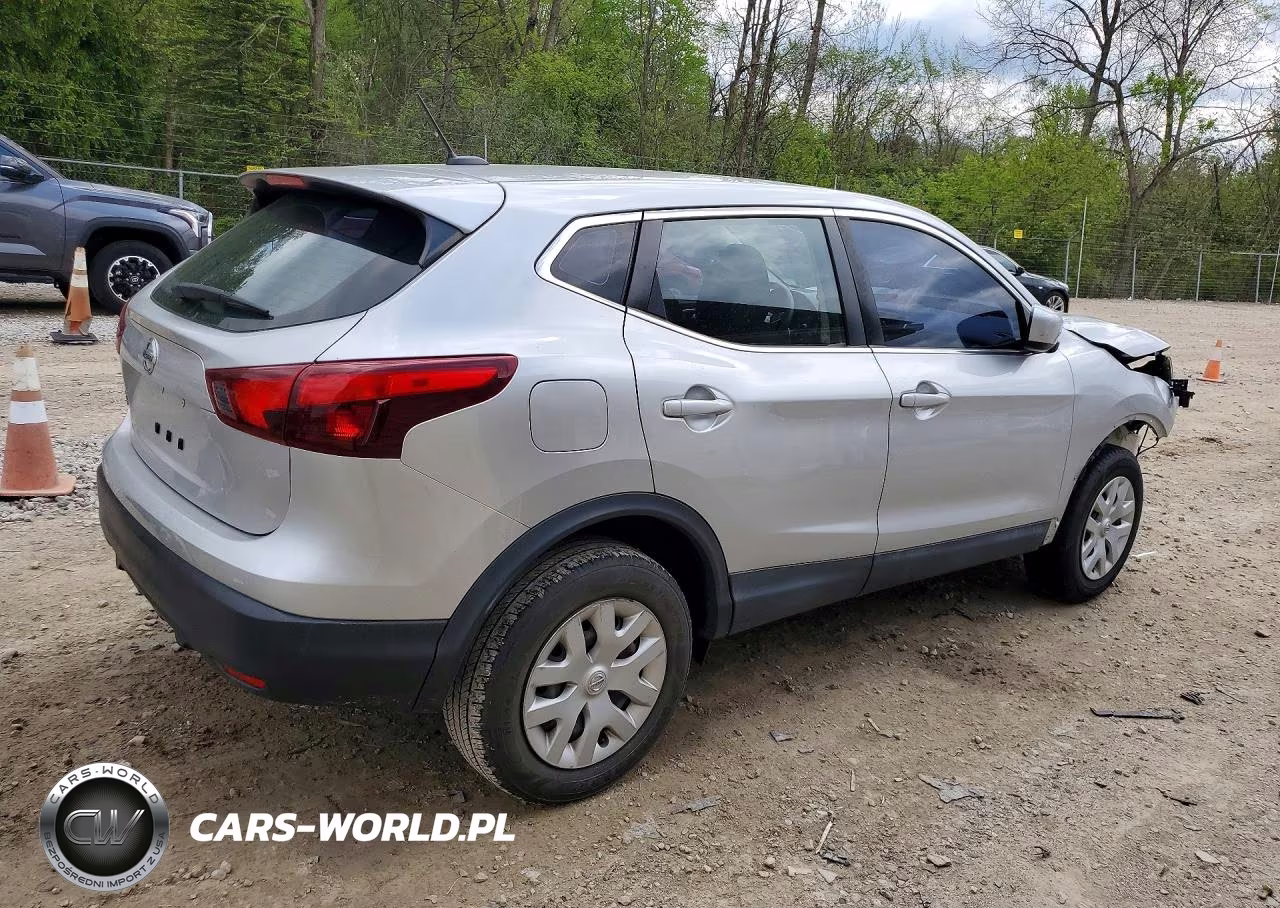 2019 Nissan Rogue Sport S VIN:JN1BJ1CP4KW240238 - 3