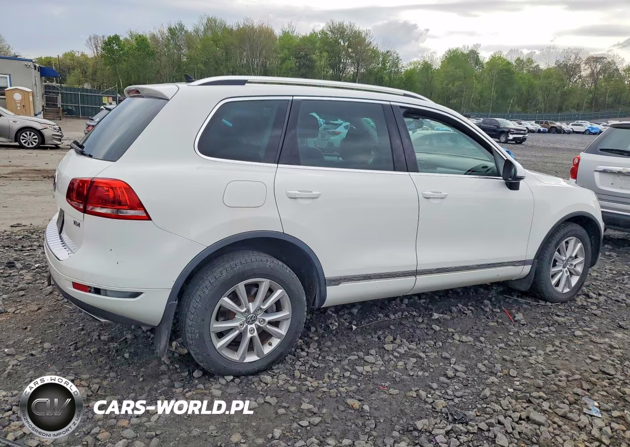 2014 Volkswagen Touareg V6 Tdi VIN:WVGEP9BP6ED013038 - 3