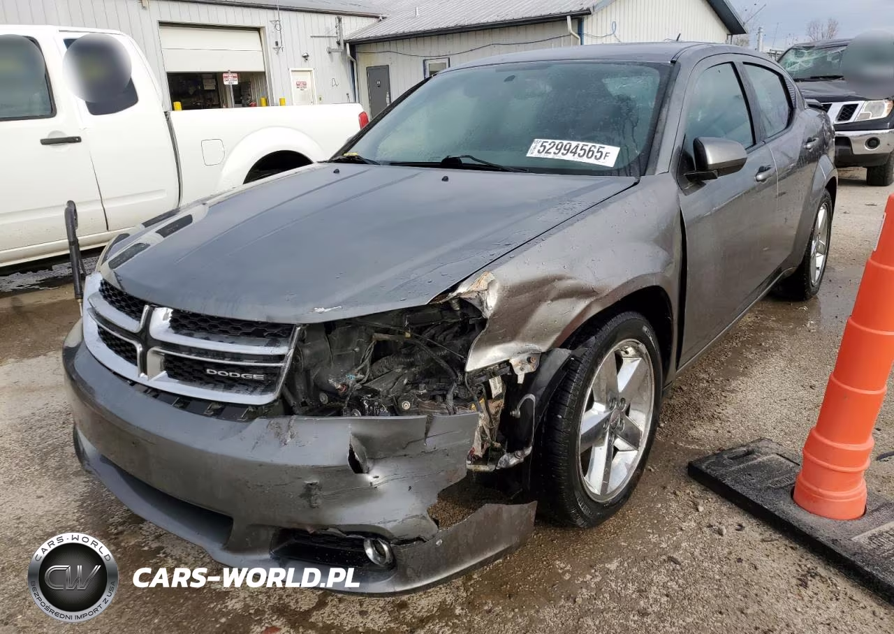 2011 Dodge Avenger Lux