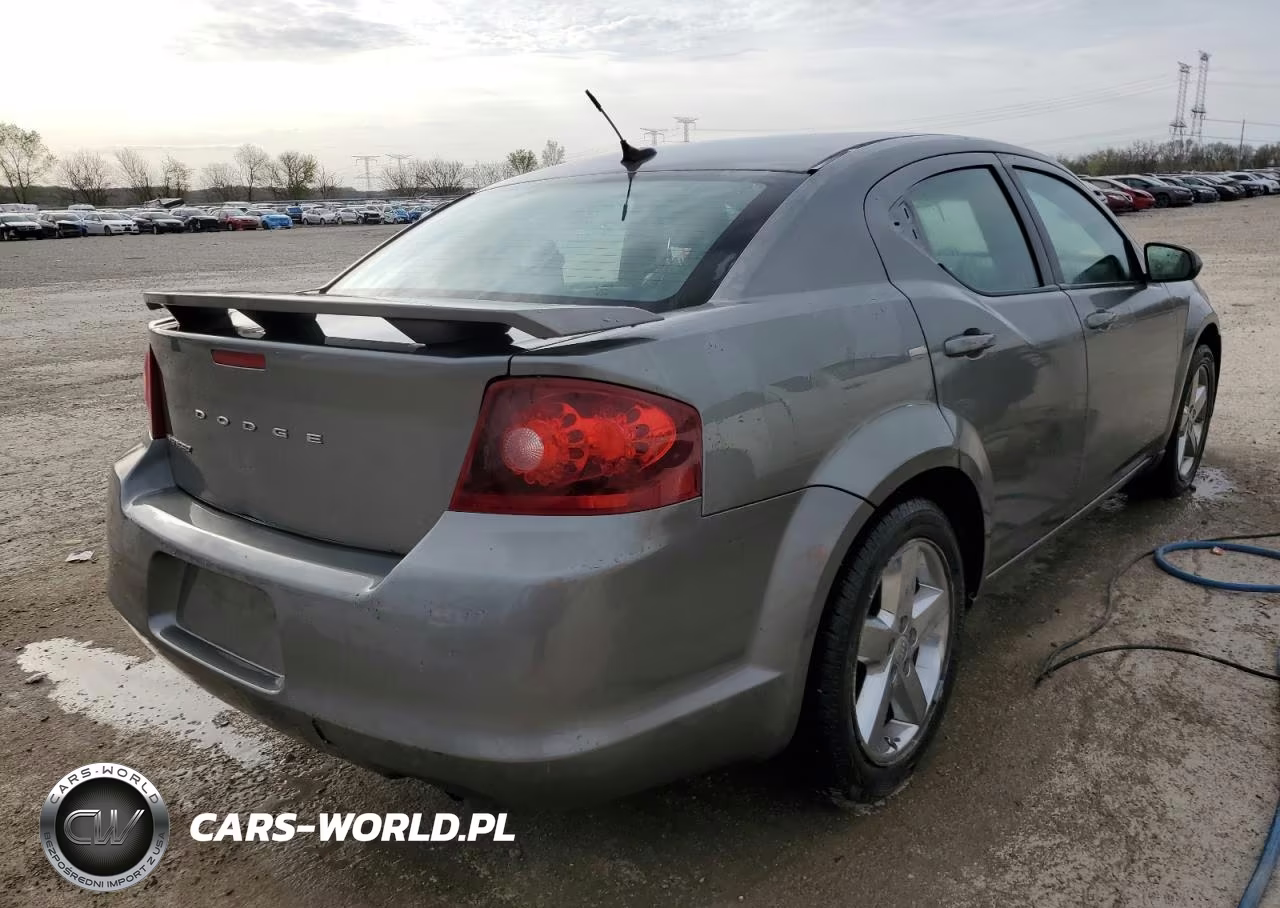 2011 Dodge Avenger Lux VIN:1B3BD2FB8BN621513 - 3
