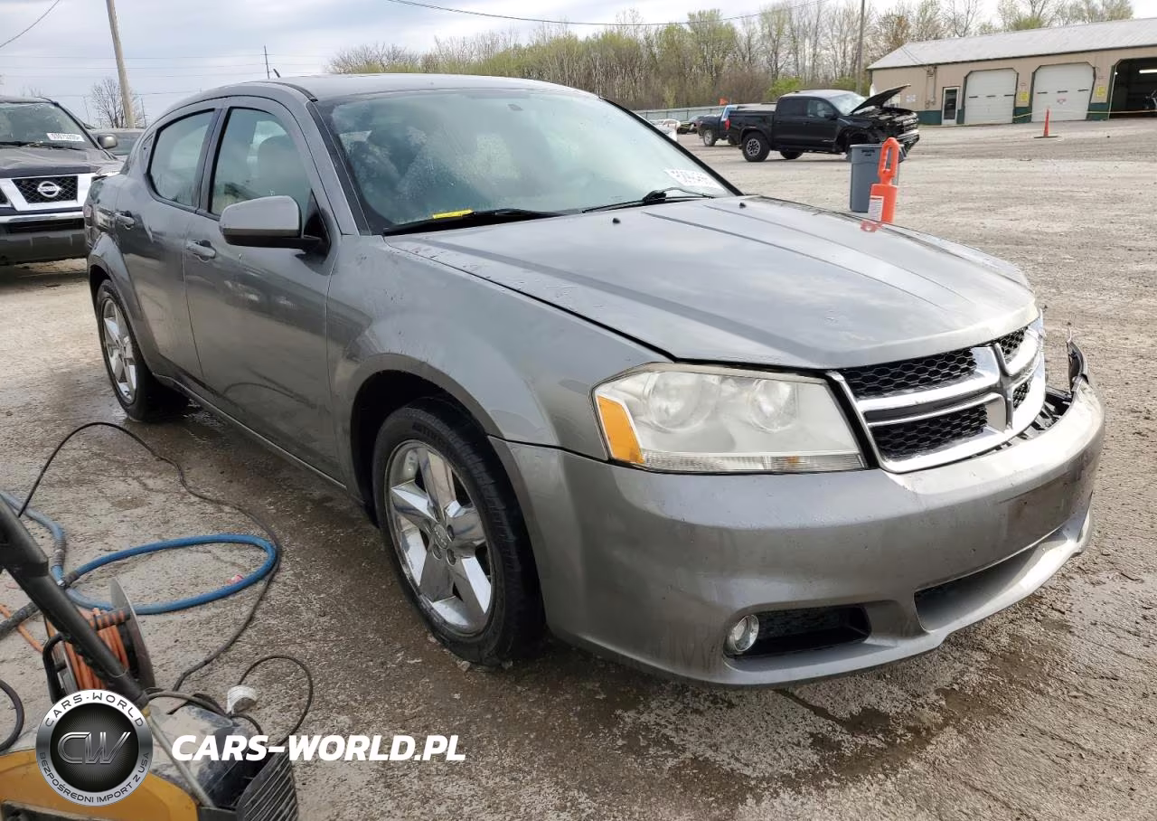 2011 Dodge Avenger Lux VIN:1B3BD2FB8BN621513 - 4