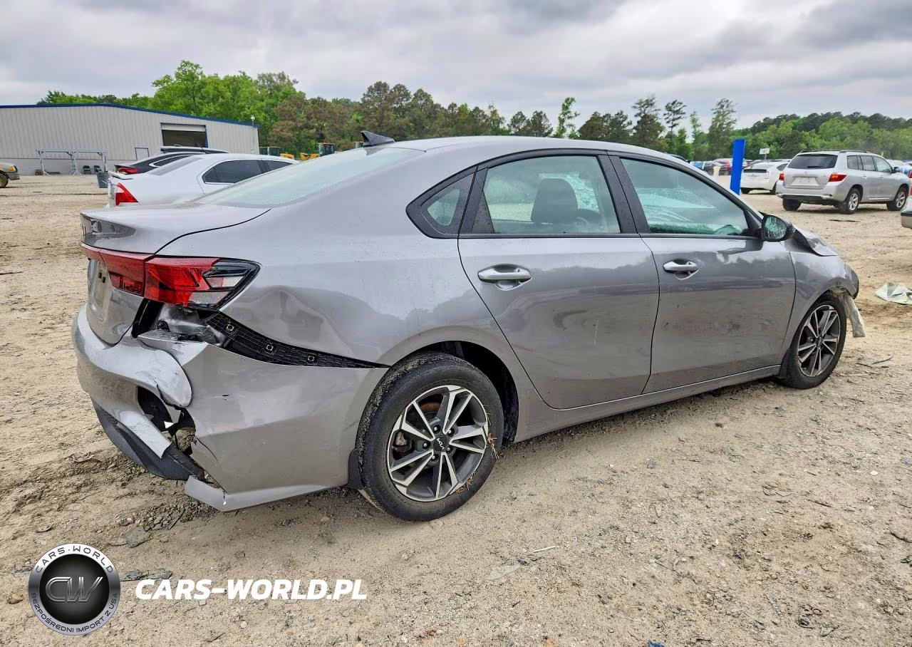 2024 Kia Forte Lxs VIN:3KPF24AD3RE761316 - 3