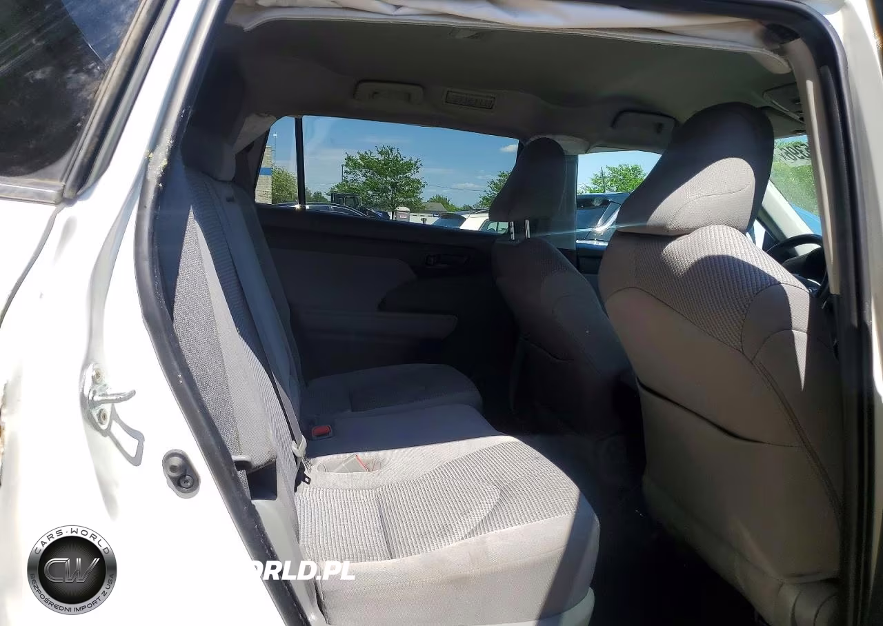2021 Toyota Highlander Le VIN:5TDBZRBH2MS534089 - 11
