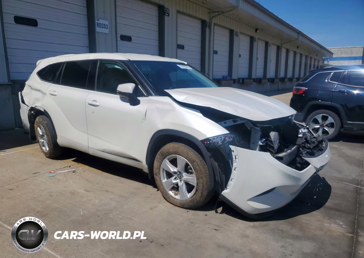 2021 Toyota Highlander Le VIN:5TDBZRBH2MS534089 - 4