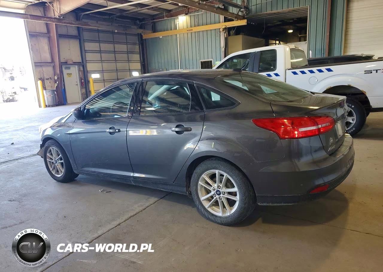 2018 Ford Focus Se VIN:1FADP3F24JL269809 - 2
