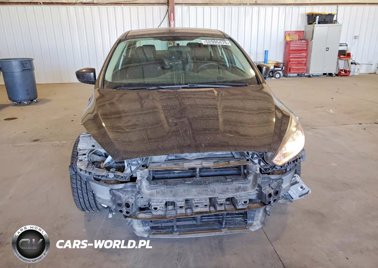2018 Ford Focus Se VIN:1FADP3F24JL269809 - 5