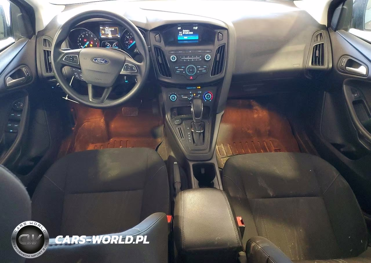 2018 Ford Focus Se VIN:1FADP3F24JL269809 - 8