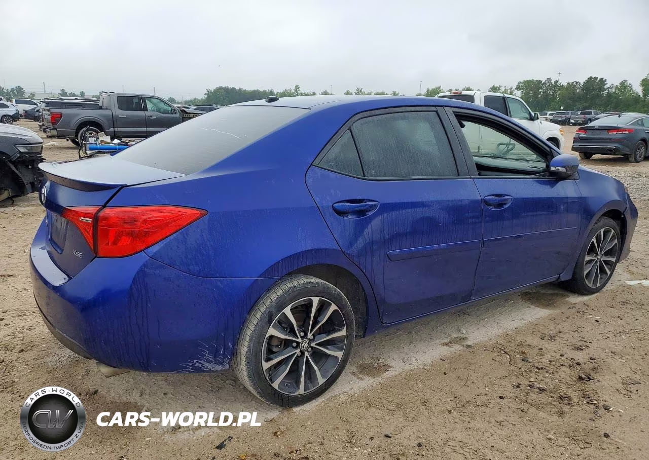 2018 Toyota Corolla Xse VIN:5YFBURHE1JP744084 - 3