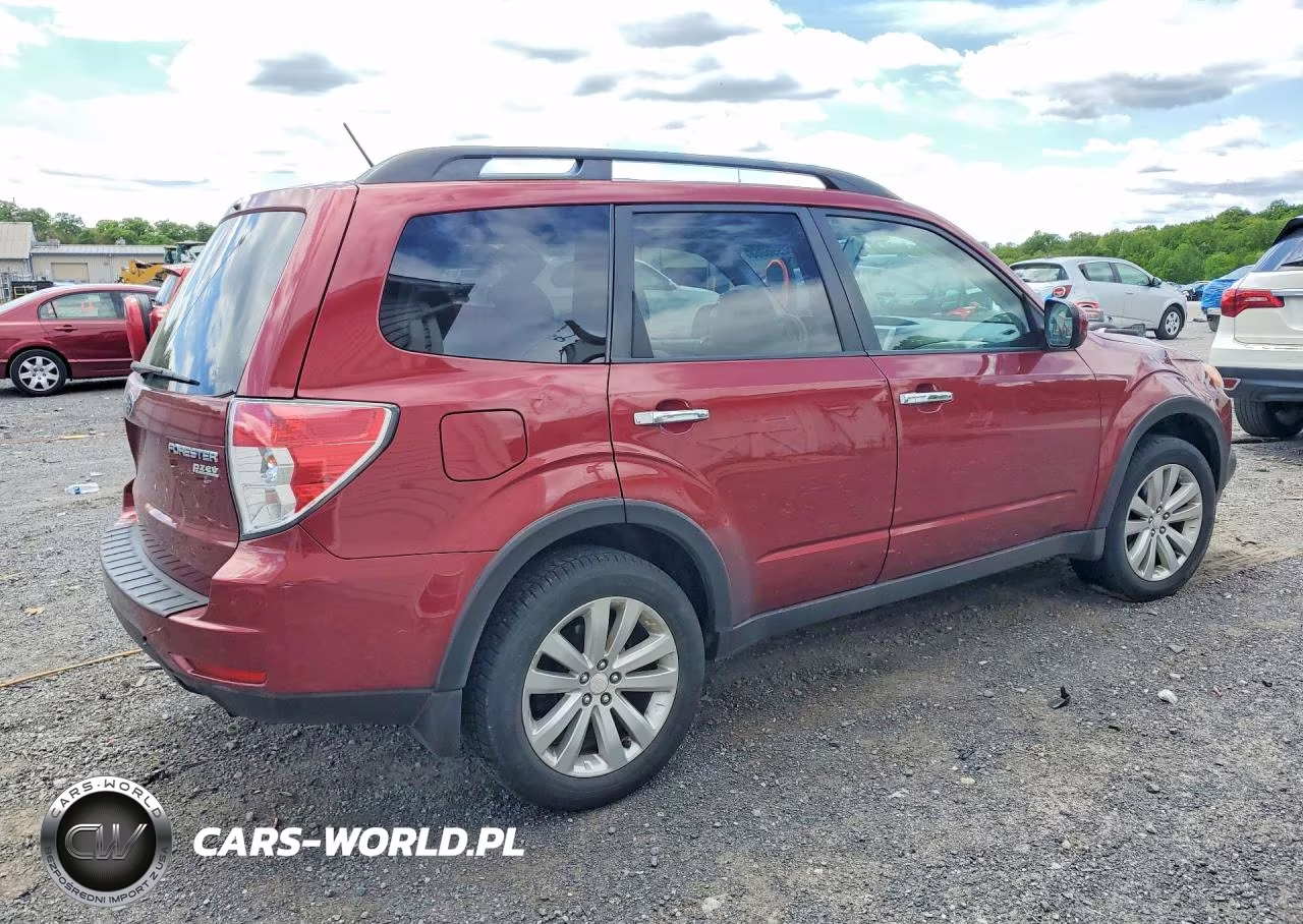 2011 Subaru Forester 2.5X Premium VIN:JF2SHADC2BH727965 - 3