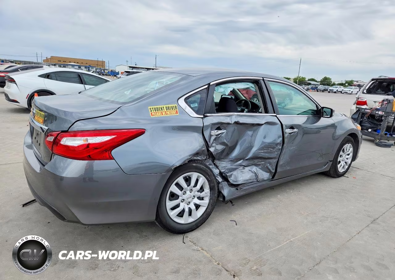 2017 Nissan Altima 2.5 S VIN:1N4AL3AP4HC201649 - 3