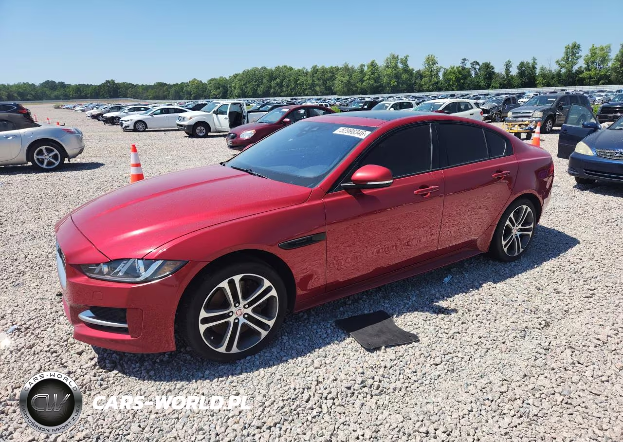 2017 Jaguar Xe R - Sport – zdjęcie 1 z 12
