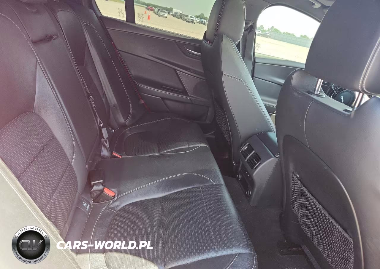 2017 Jaguar Xe R - Sport VIN:SAJAL4BV0HA948627 - 10