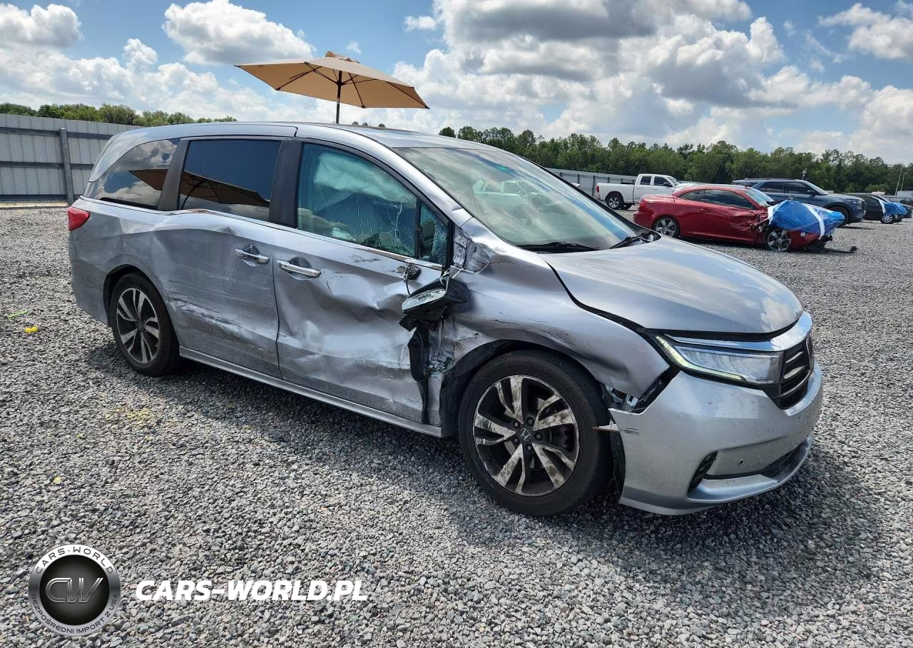 2021 Honda Odyssey Touring VIN:5FNRL6H81MB029963 - 4