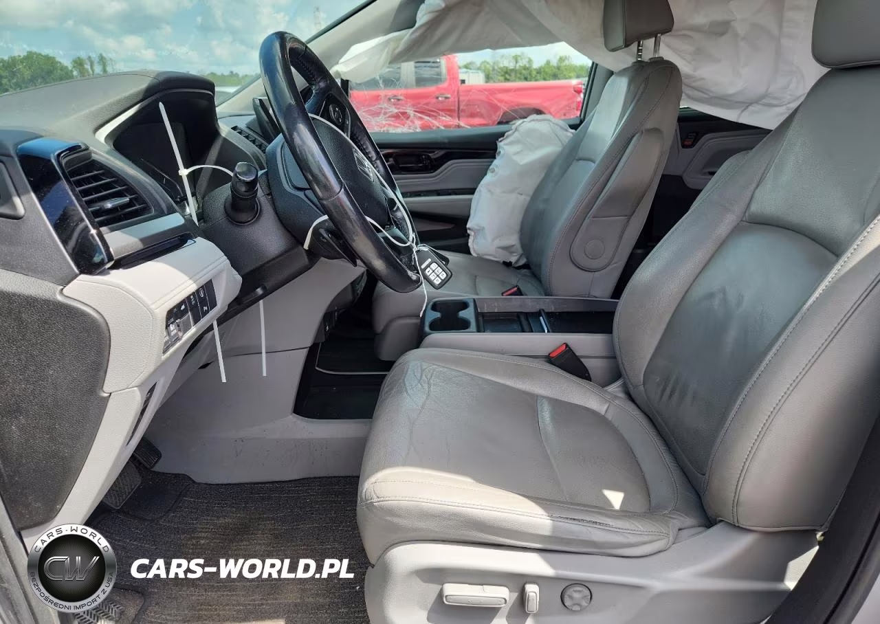 2021 Honda Odyssey Touring VIN:5FNRL6H81MB029963 - 7