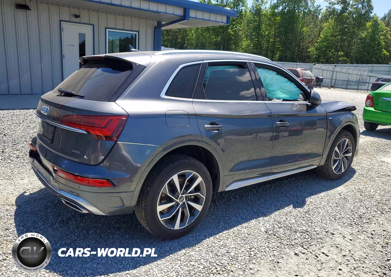 2023 Audi Q5 Premium Plus 45 VIN:WA1EAAFYXP2047504 - 3