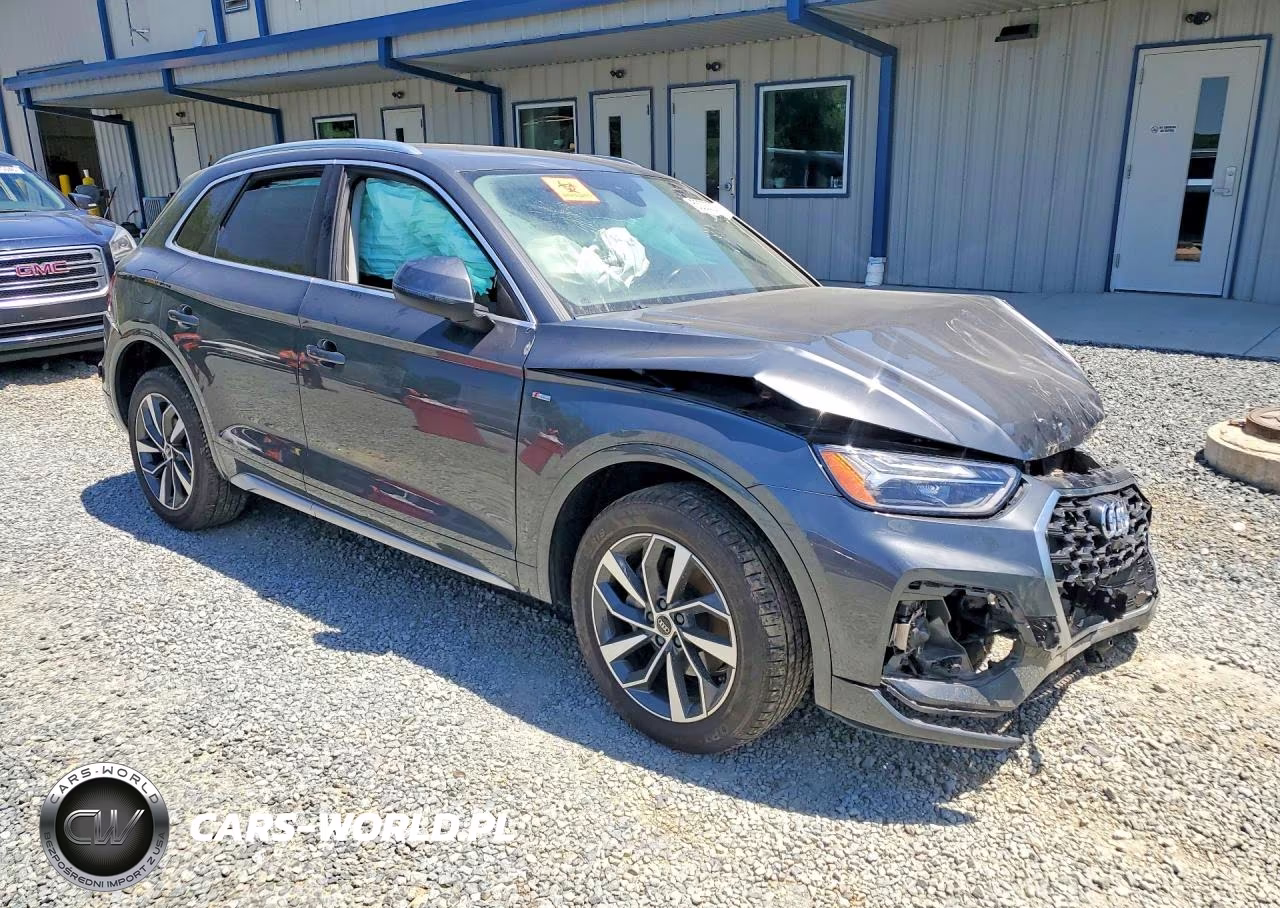 2023 Audi Q5 Premium Plus 45 VIN:WA1EAAFYXP2047504 - 4