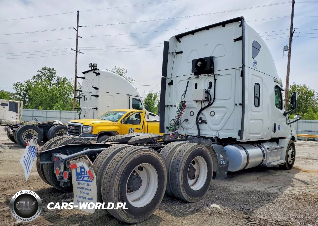 2019 Freightliner Cascadia 126 Semi Truck VIN:1FUJHHDR8KLKV0715 - 4