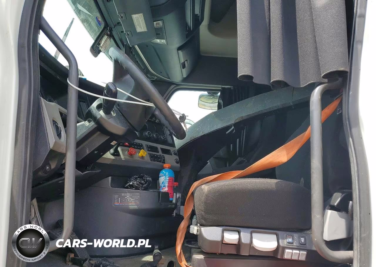 2019 Freightliner Cascadia 126 Semi Truck VIN:1FUJHHDR8KLKV0715 - 5