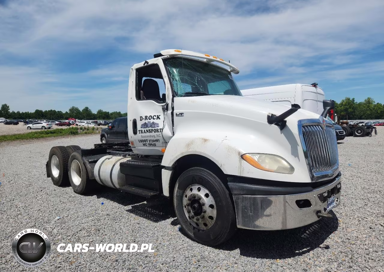 2019 International Lt625