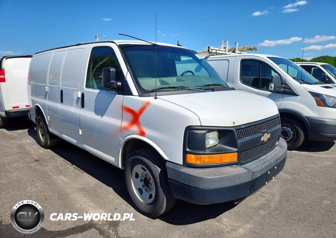 2015 Chevrolet Express G2500 VIN:1GCWGFCF7F1159867 - 4