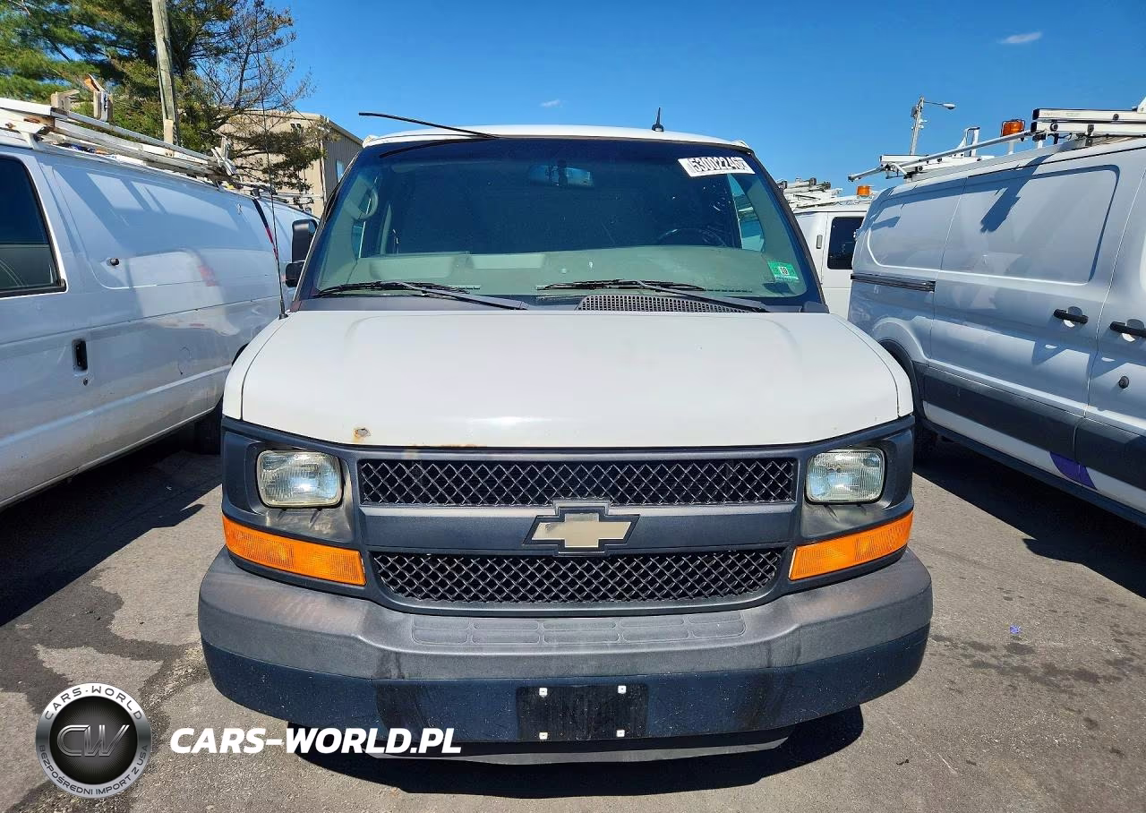 2015 Chevrolet Express G2500 VIN:1GCWGFCF7F1159867 - 5