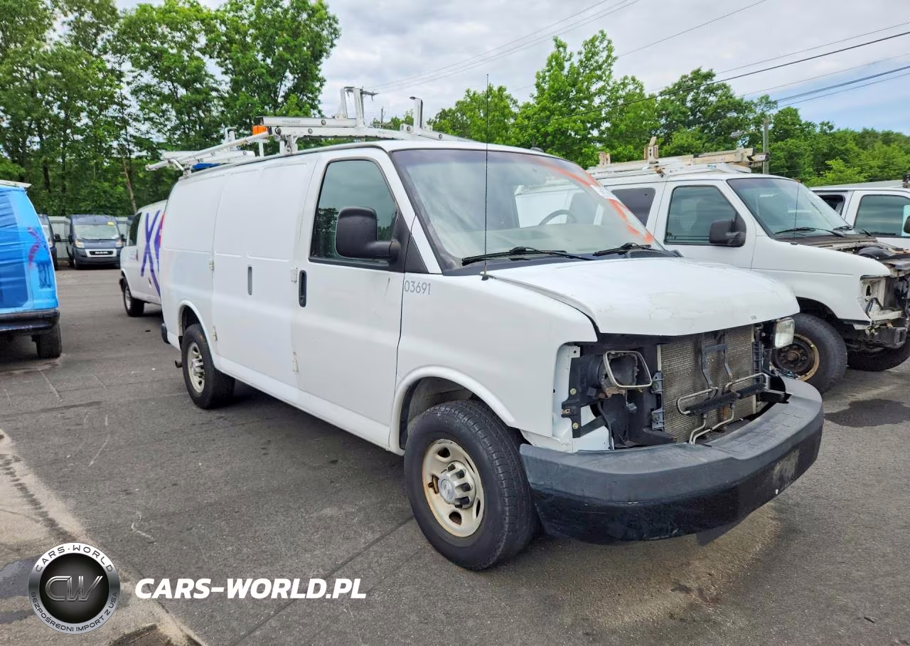 2015 Chevrolet Express G2500 VIN:1GCWGFCF9F1169140 - 4