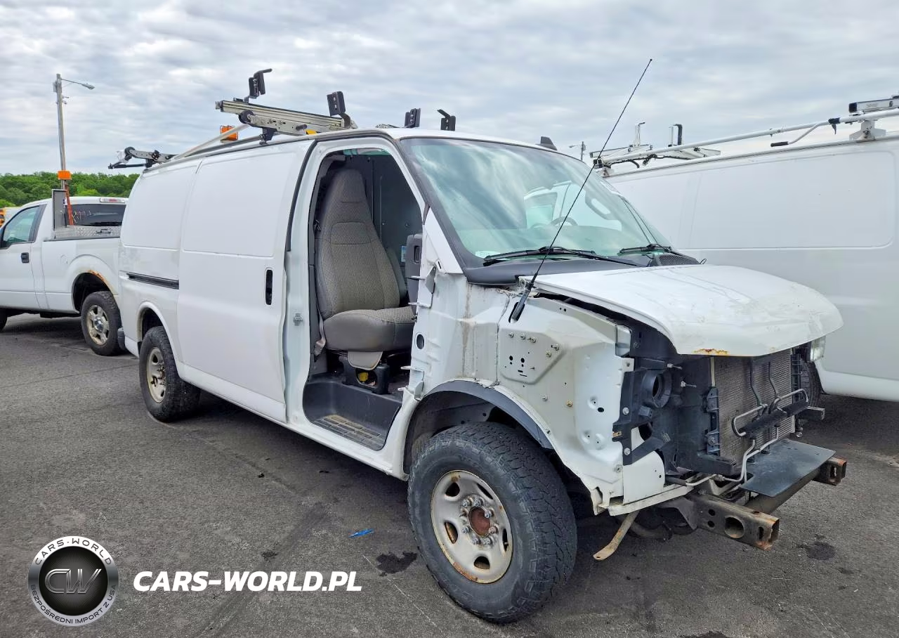 2017 Chevrolet Express G2500 VIN:1GCWGAFF3H1279912 - 4