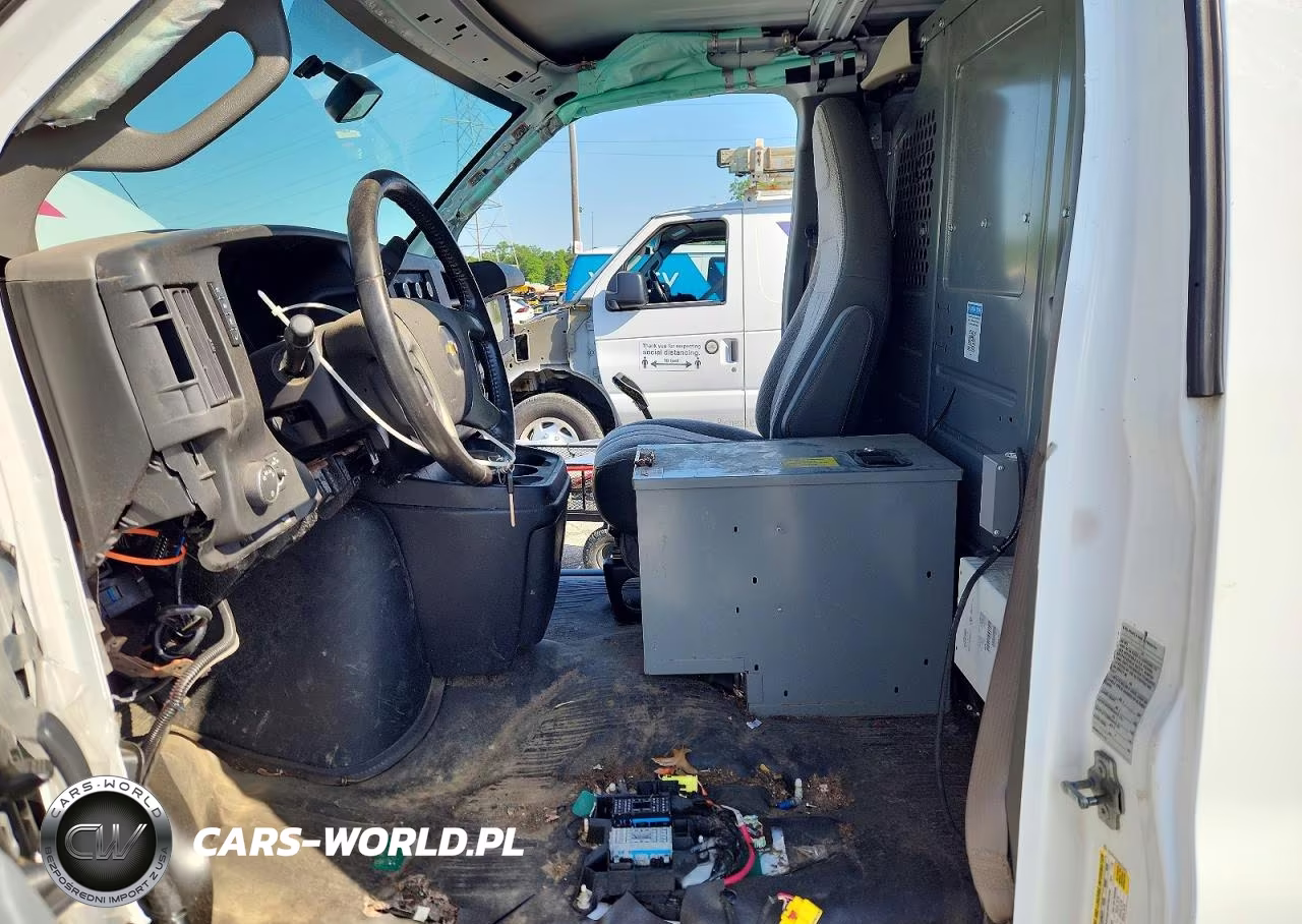 2017 Chevrolet Express G2500 VIN:1GCWGAFF3H1279912 - 7