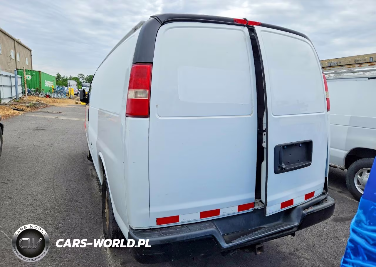 2015 Chevrolet Express G2500 VIN:1GCWGFCF4F1159860 - 6