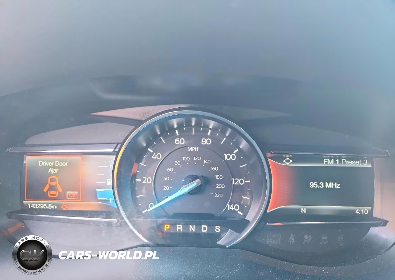 2019 Ford Explorer Sport VIN:1FM5K8GTXKGA97275 - 9
