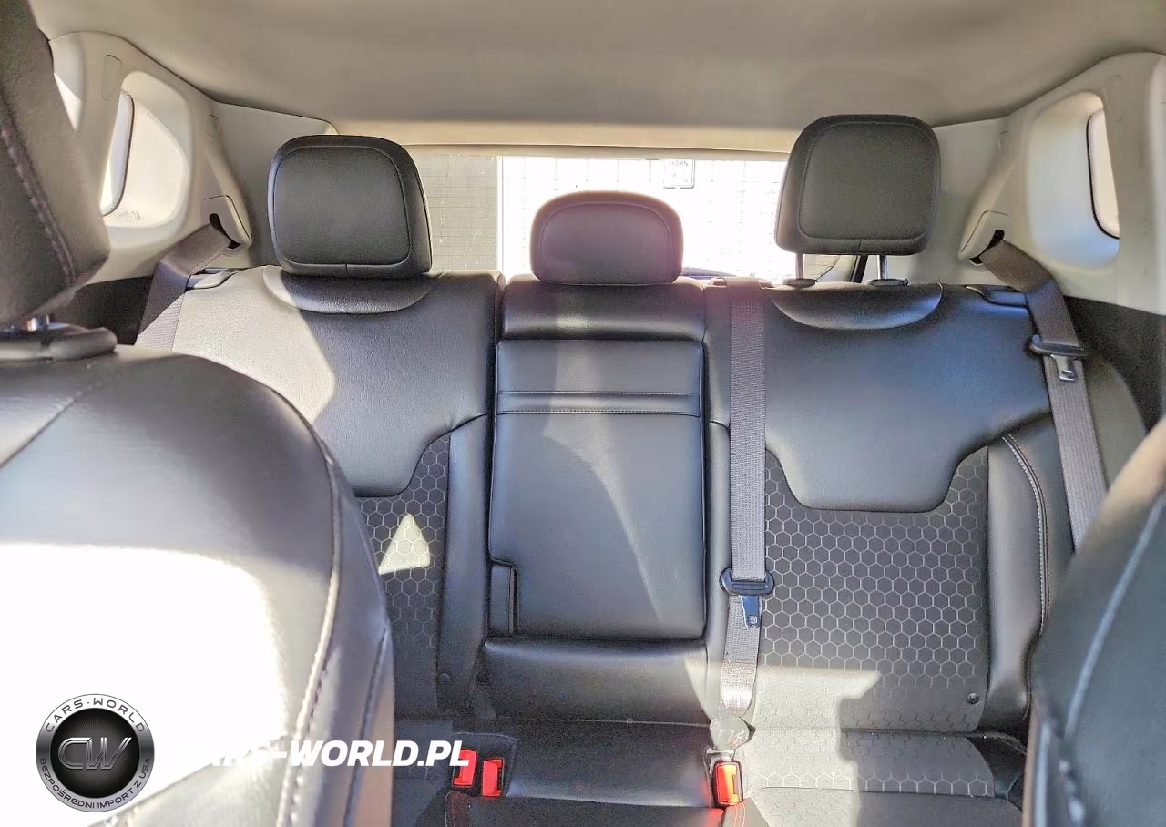 2018 Jeep Compass Latitude VIN:3C4NJDBB7JT479451 - 10