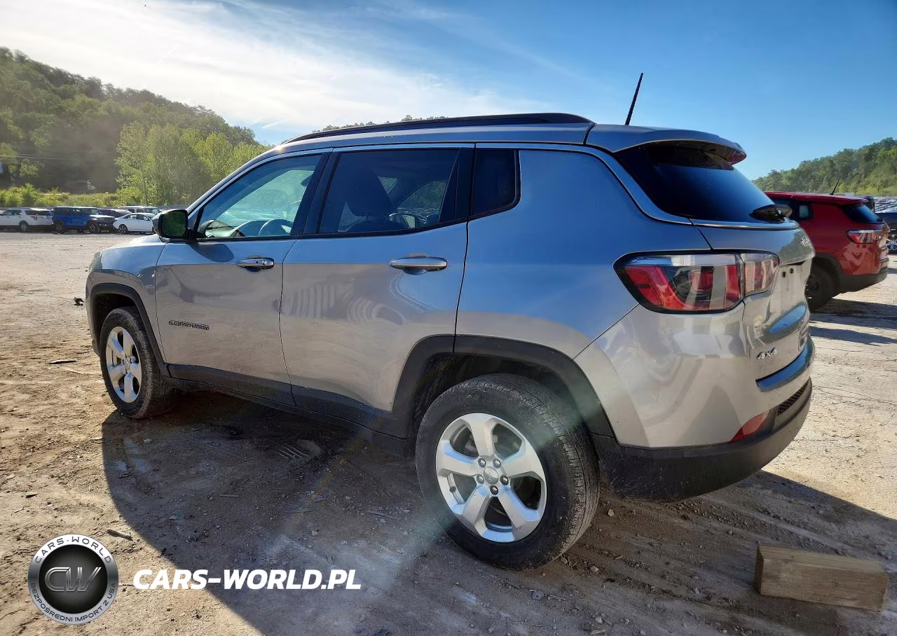 2018 Jeep Compass Latitude VIN:3C4NJDBB7JT479451 - 2