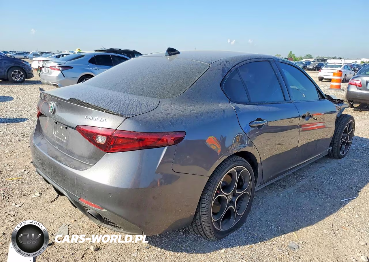 2023 Alfa Romeo Giulia Ti VIN:ZARFAMBN4P7671380 - 3