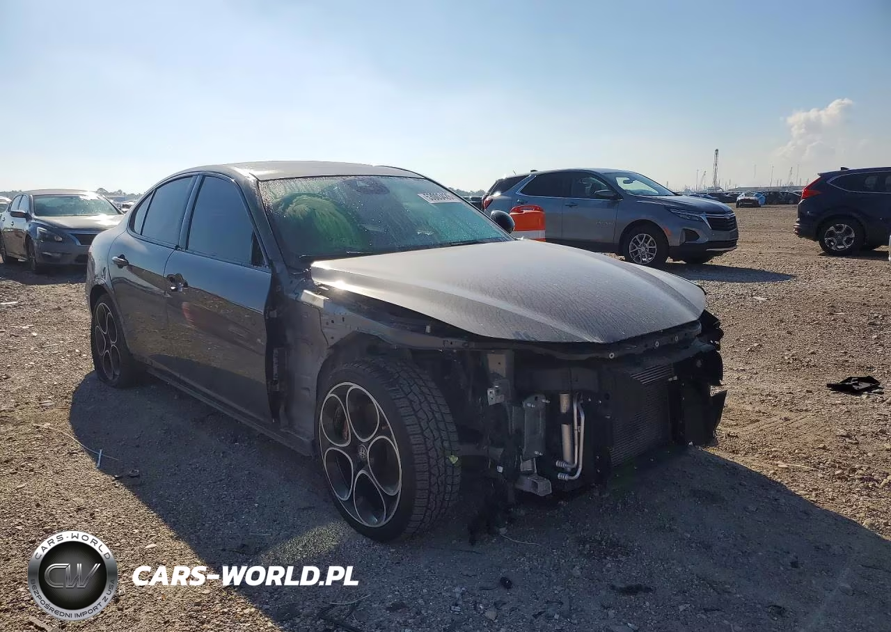 2023 Alfa Romeo Giulia Ti VIN:ZARFAMBN4P7671380 - 4