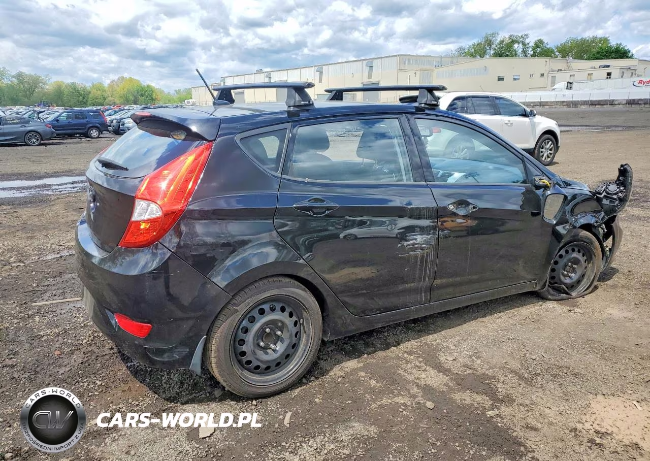 2013 Hyundai Accent Se VIN:KMHCU5AE2DU092649 - 3