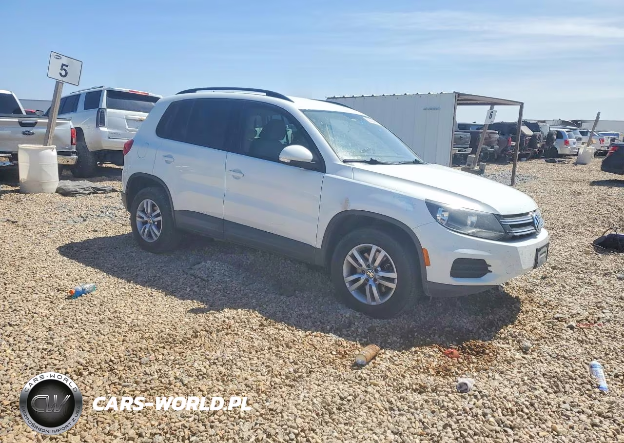 2016 Volkswagen Tiguan S VIN:WVGAV7AX5GW530705 - 4