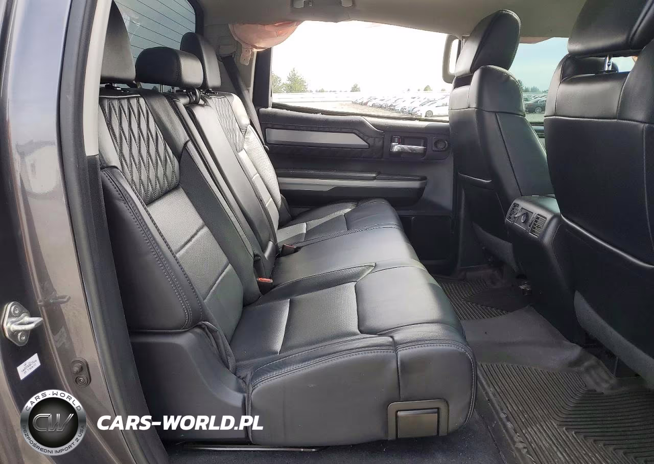 2018 Toyota Tundra Platinum VIN:5TFAY5F11JX746637 - 10