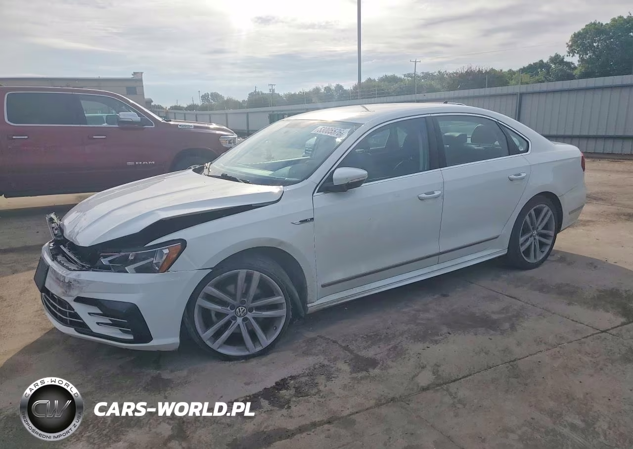 2017 Volkswagen Passat R-Line