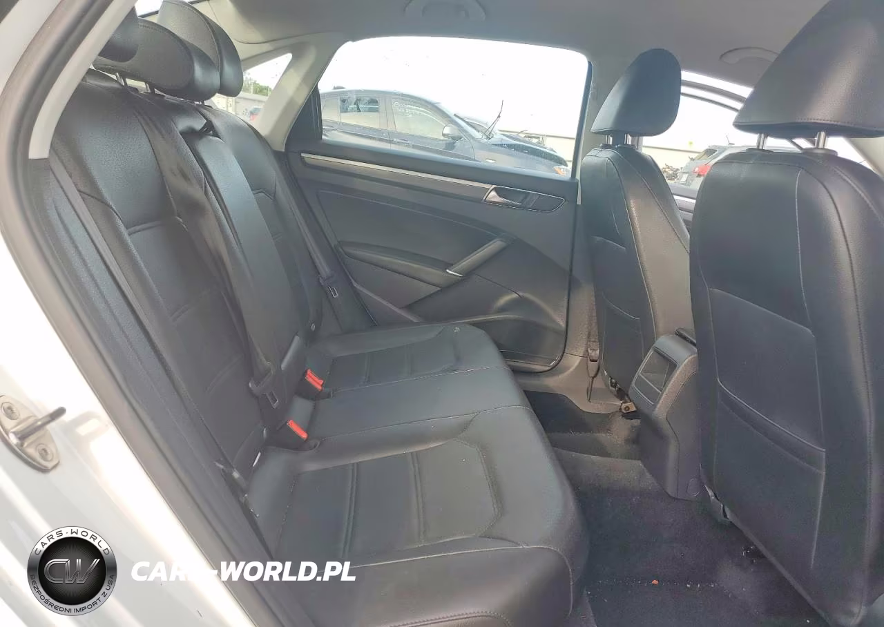 2017 Volkswagen Passat R-Line VIN:1VWDT7A31HC024647 - 10