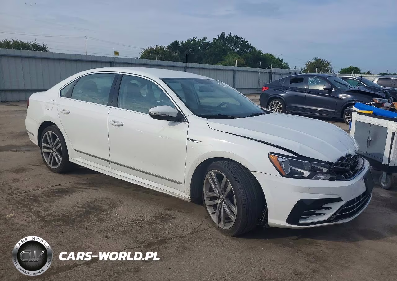 2017 Volkswagen Passat R-Line VIN:1VWDT7A31HC024647 - 4