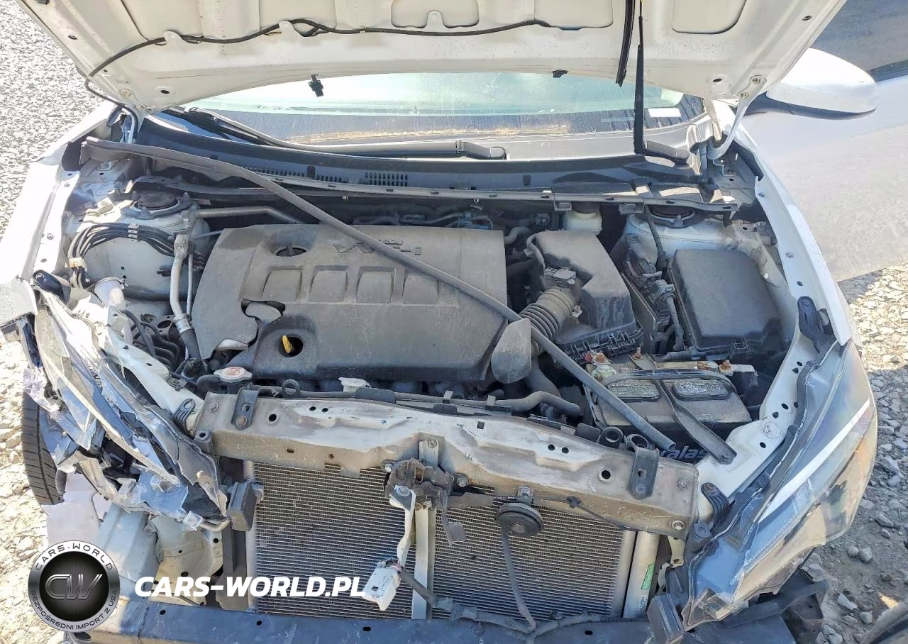 2018 Toyota Corolla Le VIN:2T1BURHE5JC111023 - 11