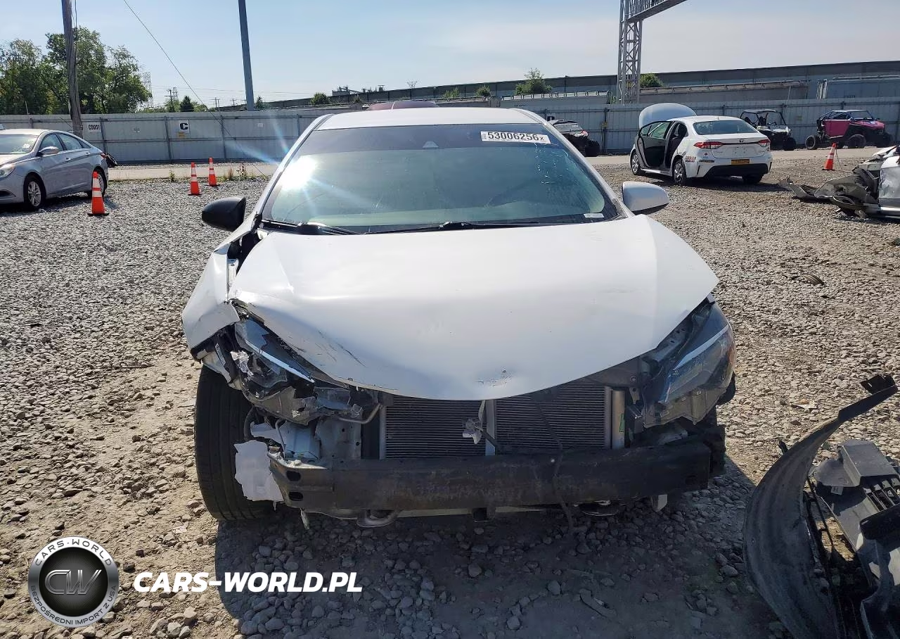 2018 Toyota Corolla Le VIN:2T1BURHE5JC111023 - 5